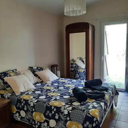 Au Cabanon De *